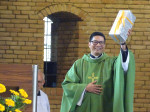 Ps. Torres ontvangt een cadeau